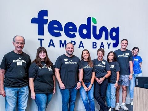 Pathward team volunteers in Tampa, FL.